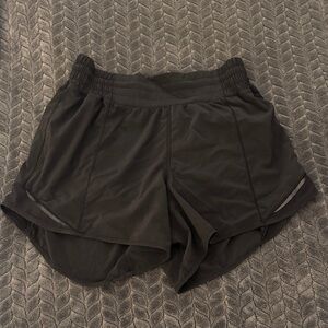 Lululemon Hotty Hot Short 6